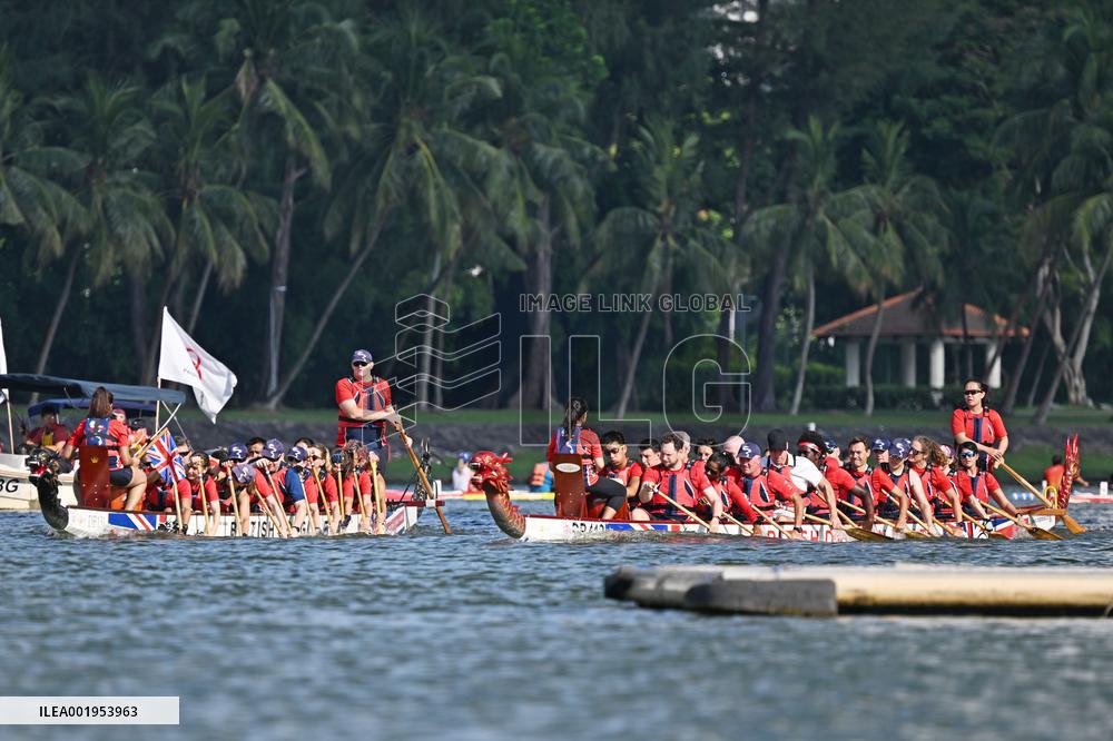 (SP)SINGAPORE-BRITAIN'S PRINCE WILLIAM-DRAGON BOAT