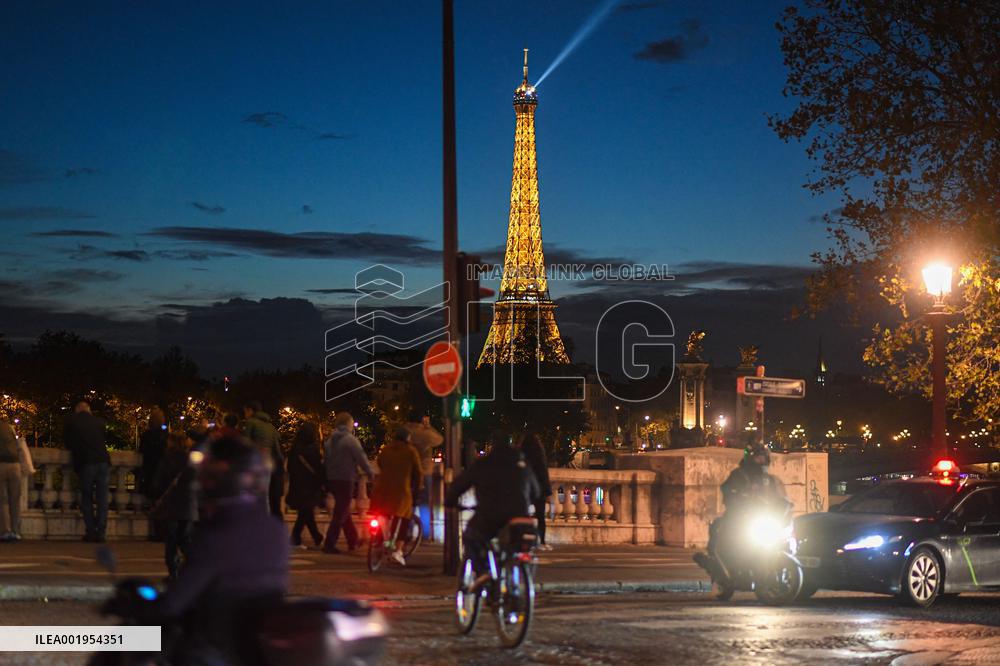 Paris By Night