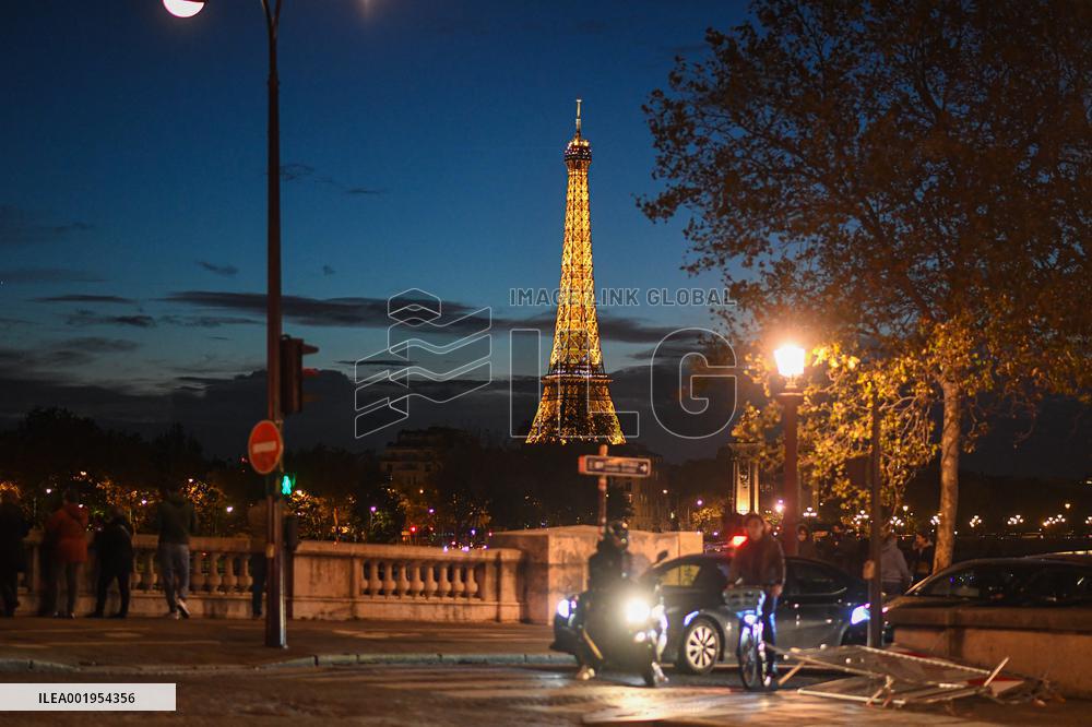 Paris By Night