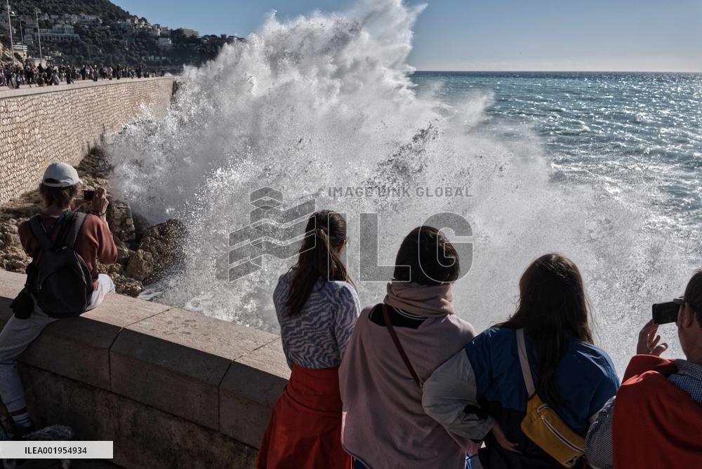 FRANCE-NICE-LARGE WAVE