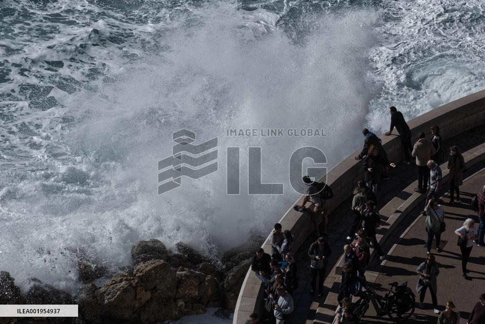 FRANCE-NICE-LARGE WAVE