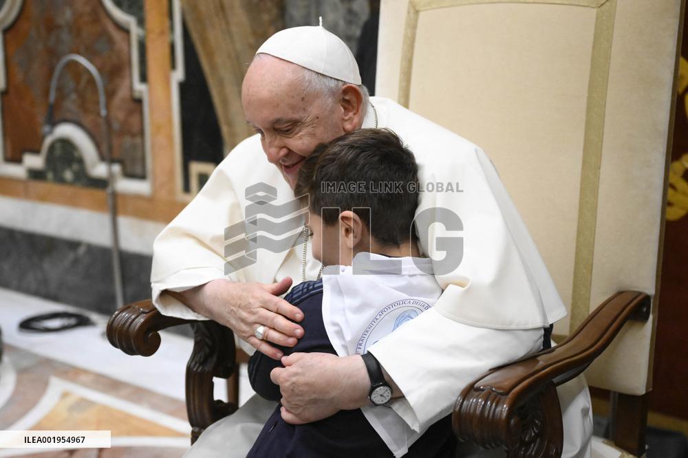 Pope Francis Meets Little House of Mercy Group of Gela - Vatican