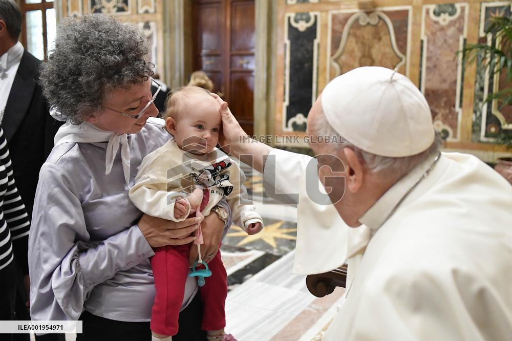 Pope Francis Meets Little House of Mercy Group of Gela - Vatican