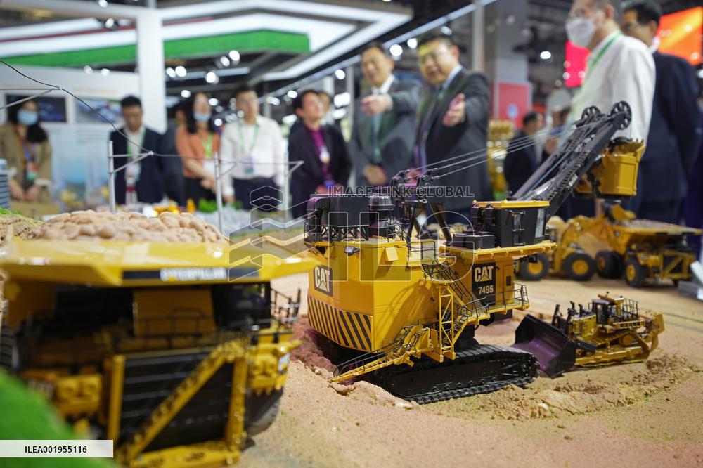 Visitors Experience New Tech At The 6TH CIIE in Shanghai