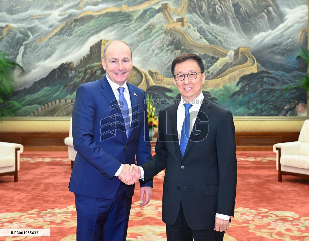 CHINA-BEIJING-HAN ZHENG-IRISH DEPUTY PM-MEETING (CN)