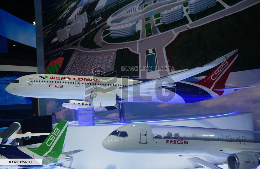 China's C929 Long-range Wide-body Aircraft at The 6th CIIE in Shanghai