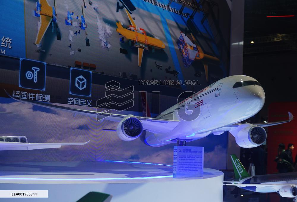 China's C929 Long-range Wide-body Aircraft at The 6th CIIE in Shanghai