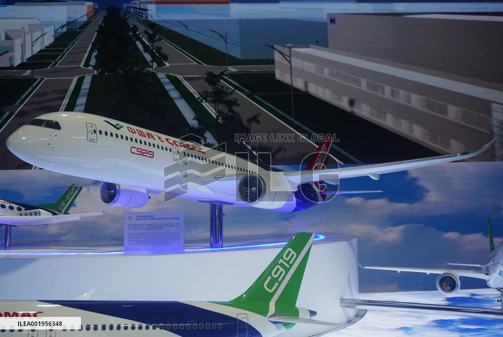 China's C929 Long-range Wide-body Aircraft at The 6th CIIE in Shanghai
