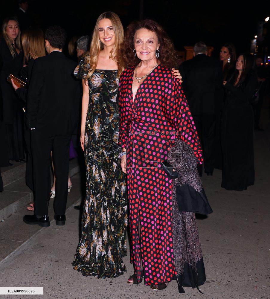 CFDA Awards Outside Arrivals - NYC