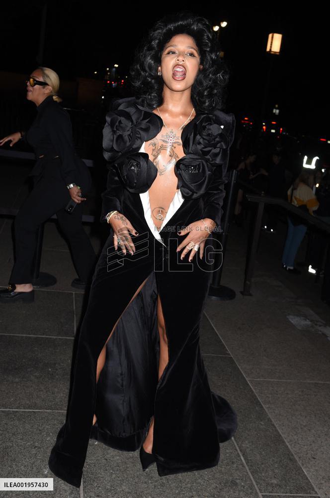 CFDA Fashion Awards Outside Arrivals - NYC