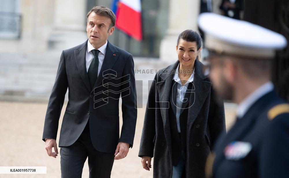 Elysee Brings Back Public Changing Of Guard - Paris