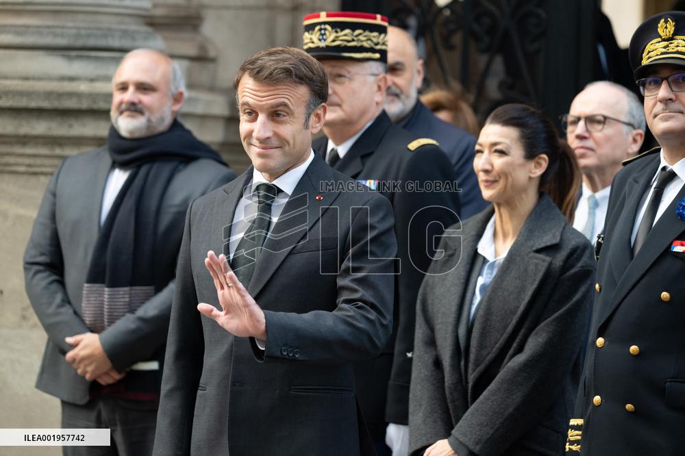 Elysee Brings Back Public Changing Of Guard - Paris