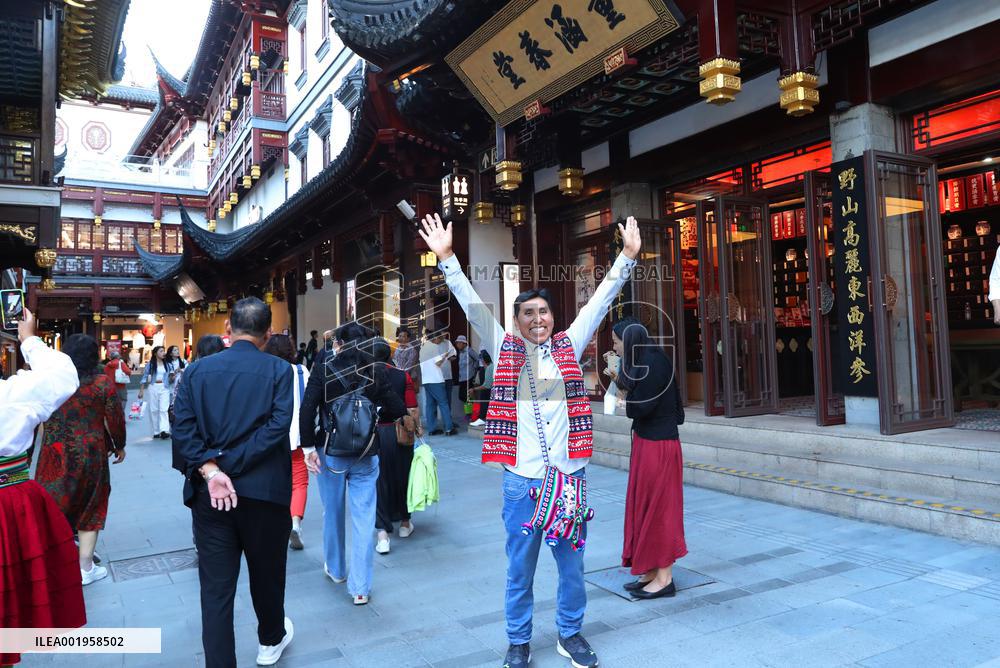 (CIIE)CHINA-CIIE-PERU-ALPACA-FUR TOYS-CRAFTSMAN(CN)