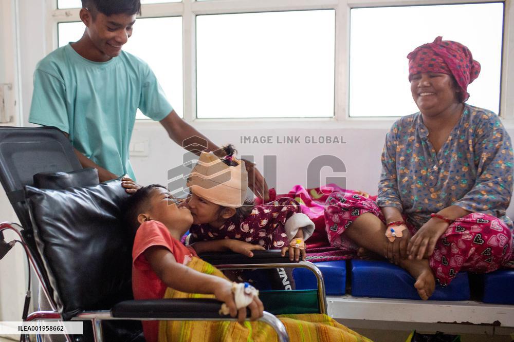 NEPAL-NEPALGUNJ-HOSPITAL-EARTHQUAKE-SURVIVORS