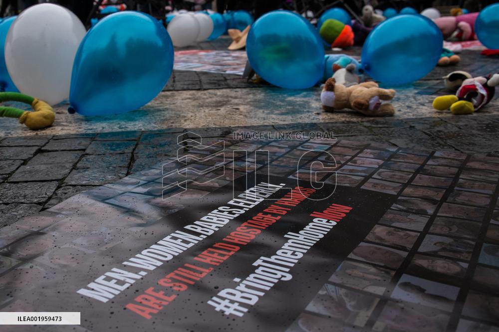 Flash Mob For Hamas Hostages In The Capitol - Rome
