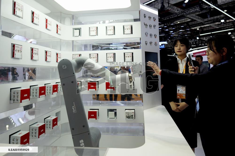 (CIIE)CHINA-SHANGHAI-CIIE-AI (CN)