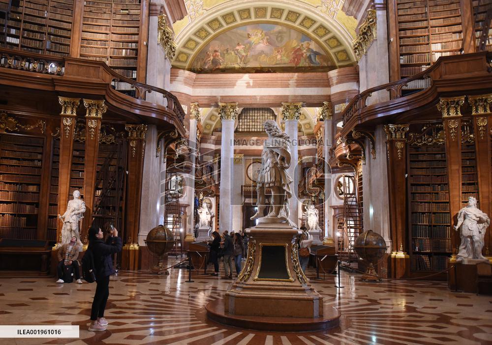 AUSTRIA-VIENNA-NATIONAL LIBRARY-STATE HALL