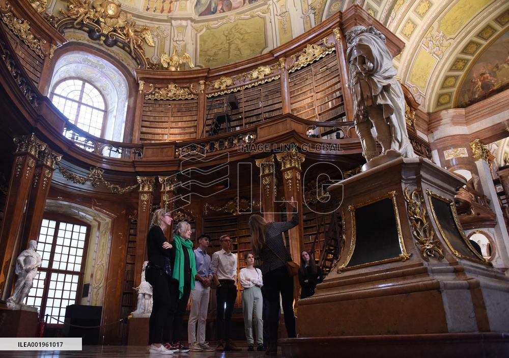 AUSTRIA-VIENNA-NATIONAL LIBRARY-STATE HALL
