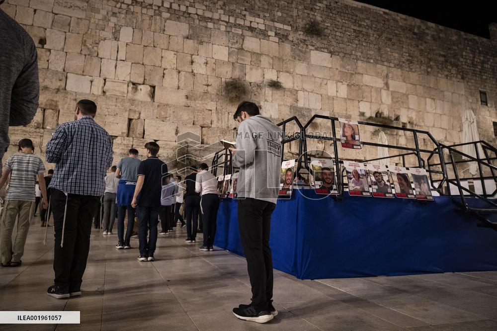 MIDEAST-JERUSALEM-ISRAELI-PALESTINIAN CONFLICT-PRAY