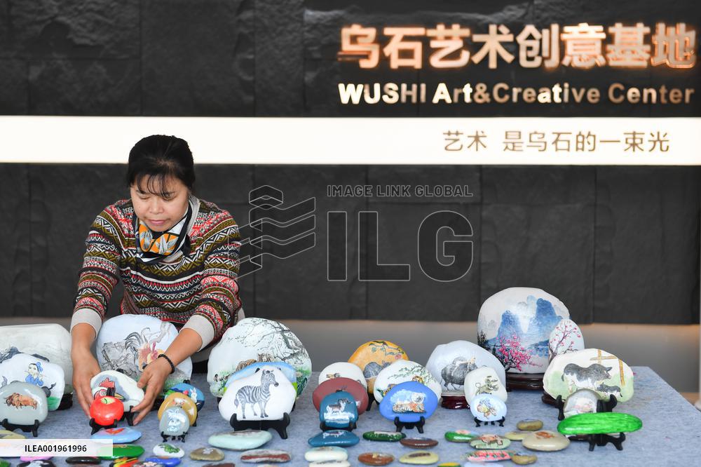 CHINA-HUNAN-LIUYANG-RURAL PAINTERS-ART ECONOMY (CN)