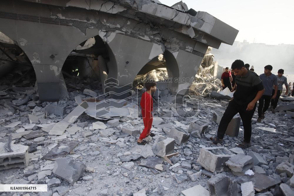 Israel Strikes Khaled bin Al-Walid Mosque - Khan Yunis