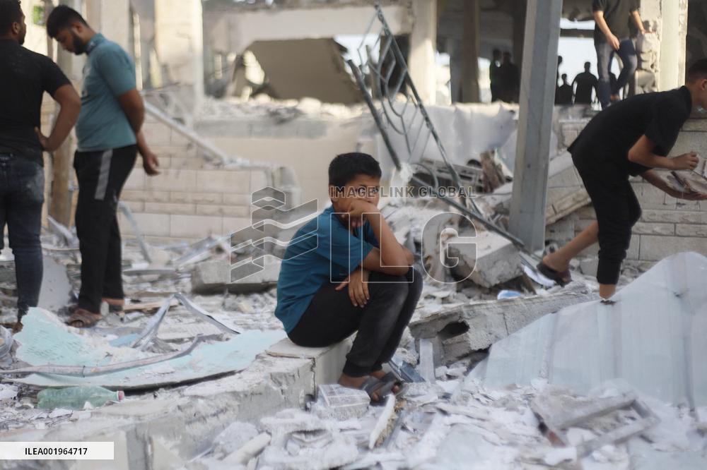 Israel Strikes Khaled bin Al-Walid Mosque - Khan Yunis