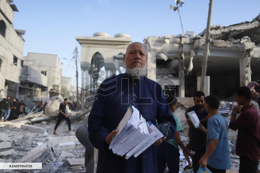 Israel Strikes Khaled bin Al-Walid Mosque - Khan Yunis
