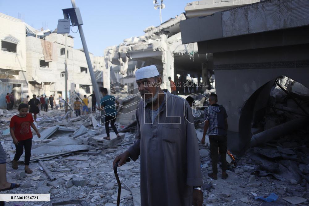 Israel Strikes Khaled bin Al-Walid Mosque - Khan Yunis