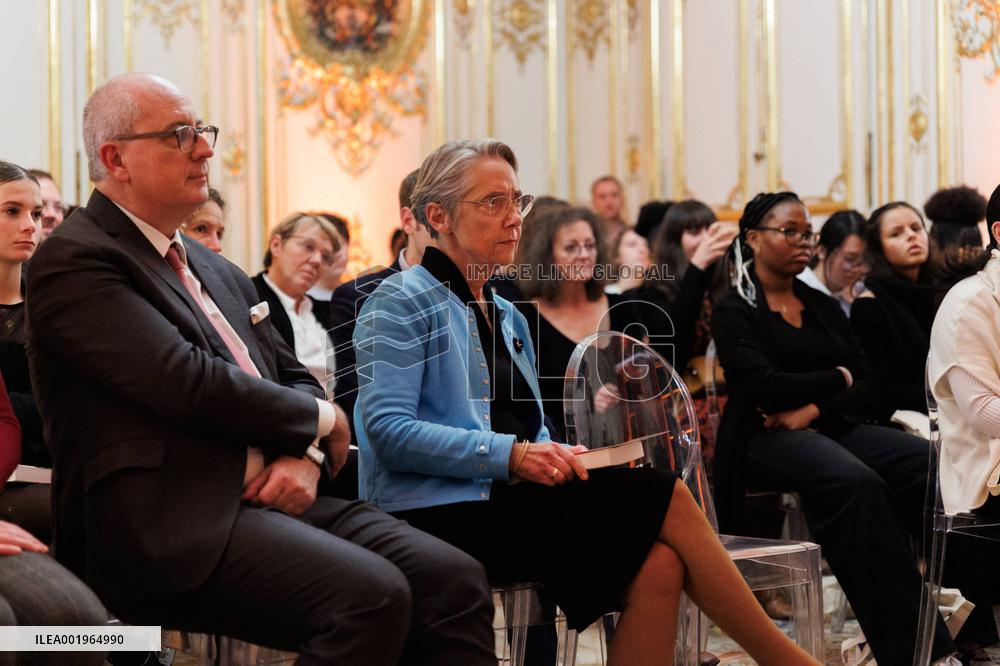 Reading Nights At Matignon - Paris