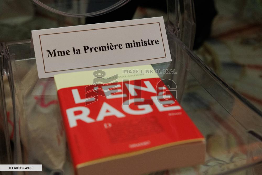 Reading Nights At Matignon - Paris