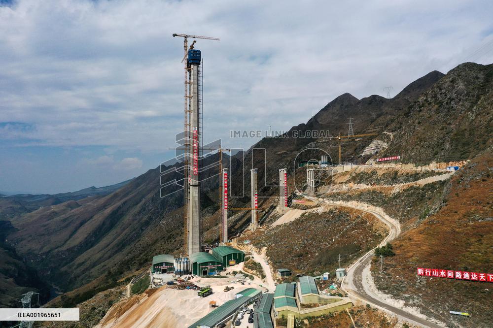 CHINA-GUIZHOU-HUAJIANG GRAND CANYON BRIDGE-CONSTRUCTION (CN)