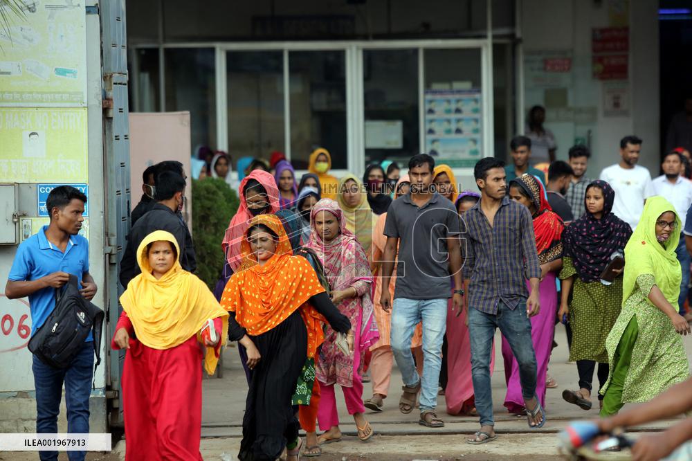 Violent Wage Protests Could Hit Top Fashion Brands - Bangladesh