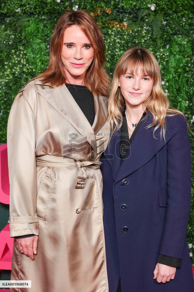 Tout Va Bien Premiere - Paris