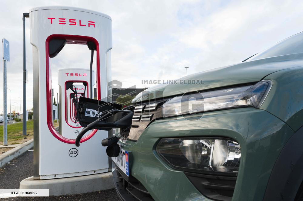 Tesla Electric Vehicle Charging Station - Montauban