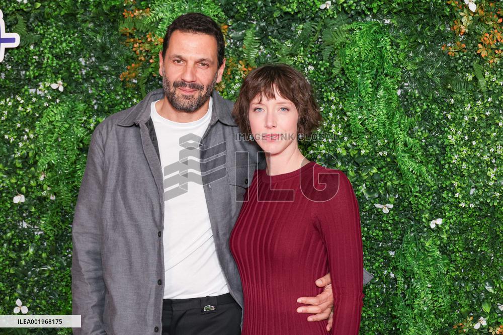 Tout Va Bien Premiere - Paris