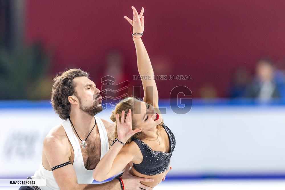 (SP)CHINA-CHONGQING-FIGURE SKATING-ISU GRAND PRIX-ICE DANCE-RHYTHM DANCE (CN)