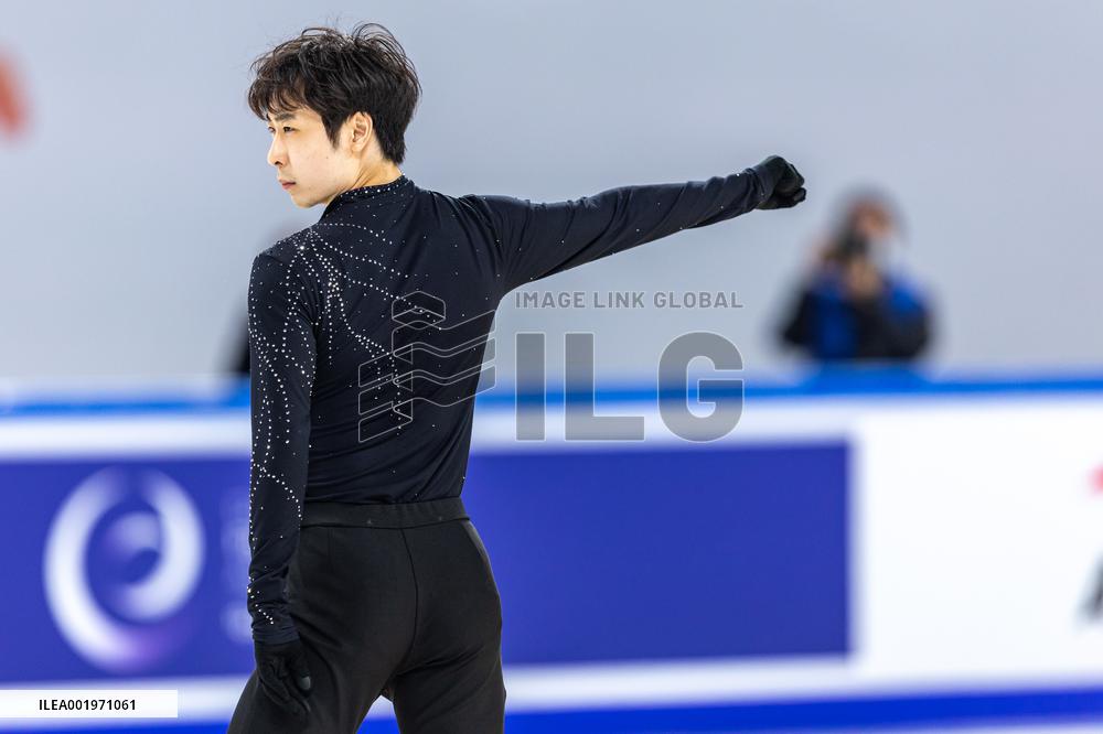 (SP)CHINA-CHONGQING-FIGURE SKATING-ISU GRAND PRIX-MEN-SHORT PROGRAM (CN)