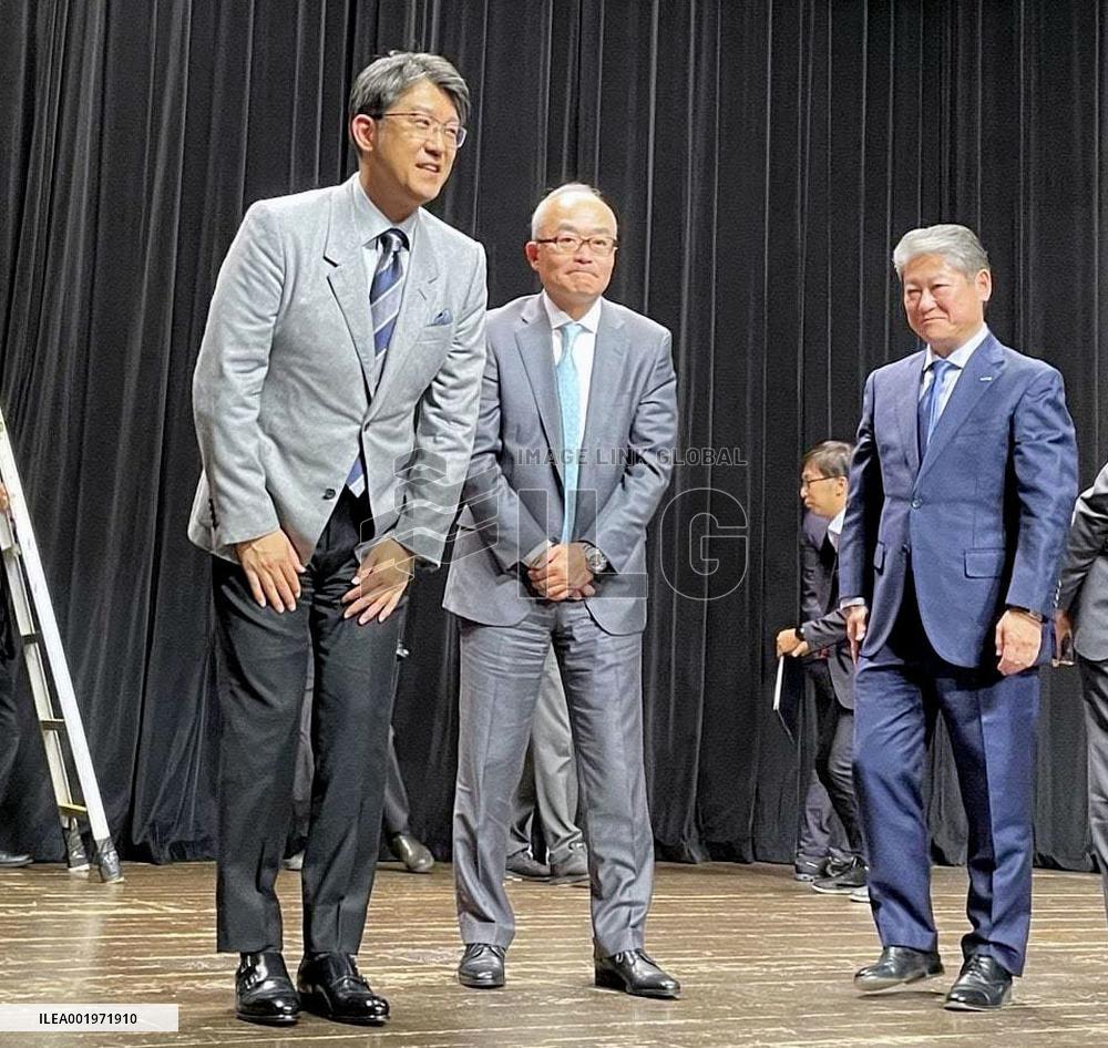 Toyota, Sony, Panasonic heads