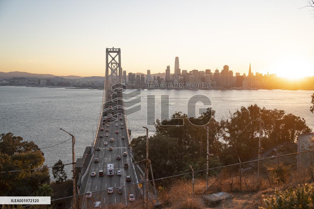 U.S.-SAN FRANCISCO-APEC-HOST CITY