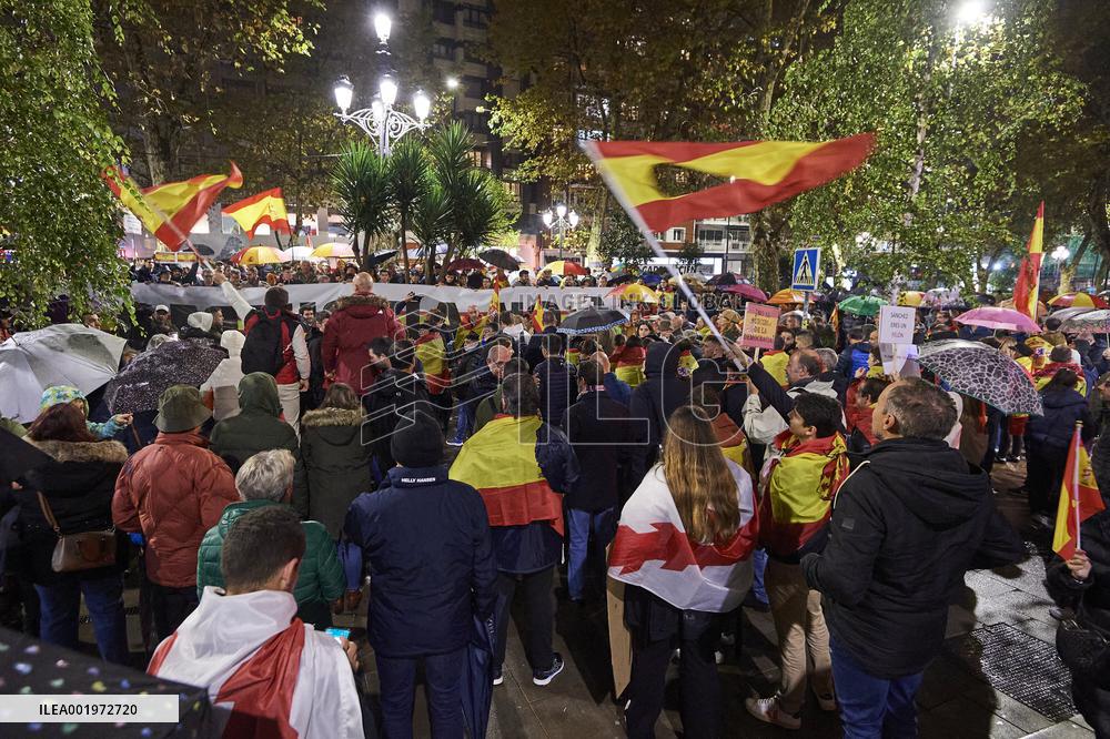 Rally against amnesty at PSOE headquarters in Santander - Spain