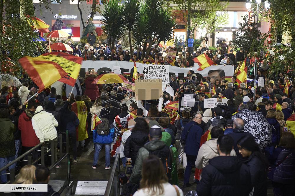 Rally against amnesty at PSOE headquarters in Santander - Spain