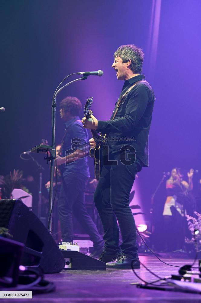 Noel Gallagher's High Flying Birds at the Zenith in Paris