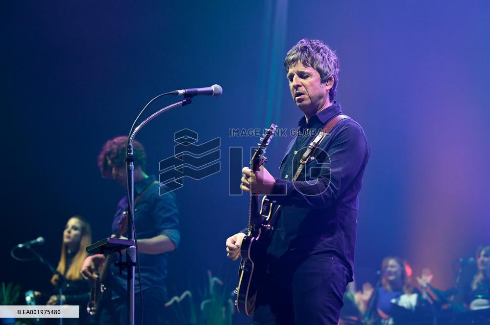 Noel Gallagher's High Flying Birds at the Zenith in Paris