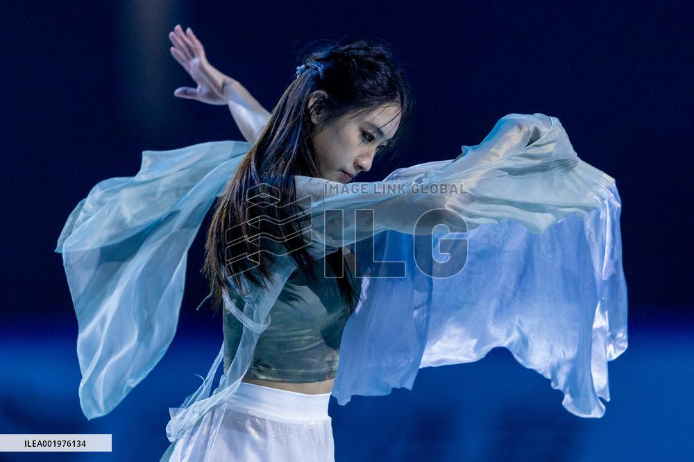 (SP)CHINA-CHONGQING-FIGURE SKATING-ISU GRAND PRIX-CUP OF CHINA-GALA (CN)