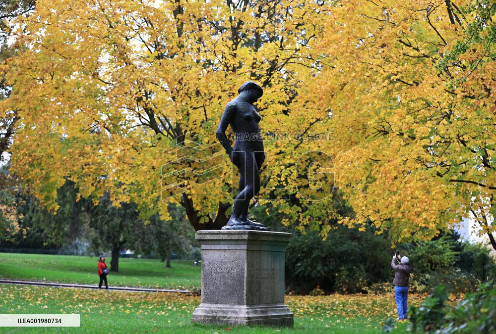 FRANCE-PARIS-AUTUMN-SCENERY