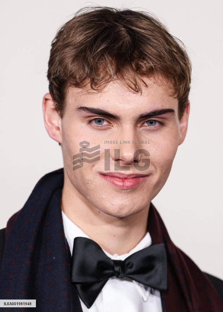 Netflix' The Crown Season 6 Premiere - LA