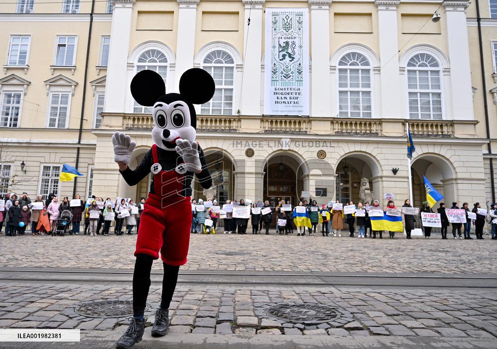 Rally to demand demobilization of military held in Lviv