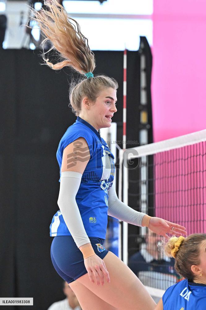National Women'sleyball Cha Championship: Colegio Efanor vs FC Porto