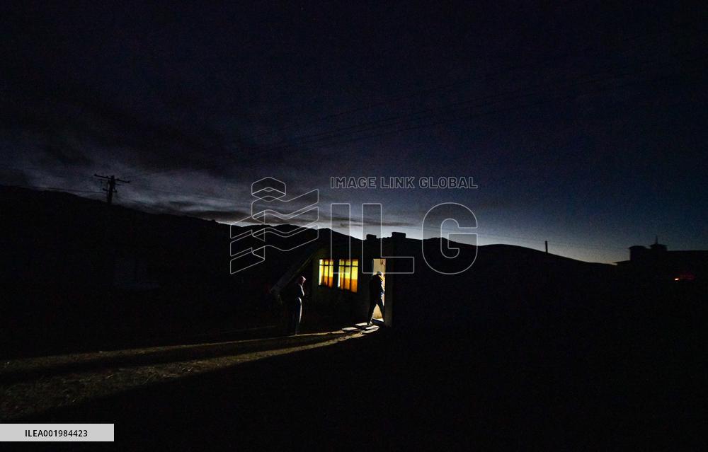 (InTibet)CHINA-XIZANG-DAMXUNG-WINTER PASTURE-HERDER-LIFE (CN)