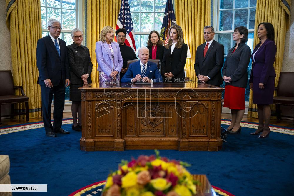 Biden Signs Memorandum On Women's Health Research - Washington
